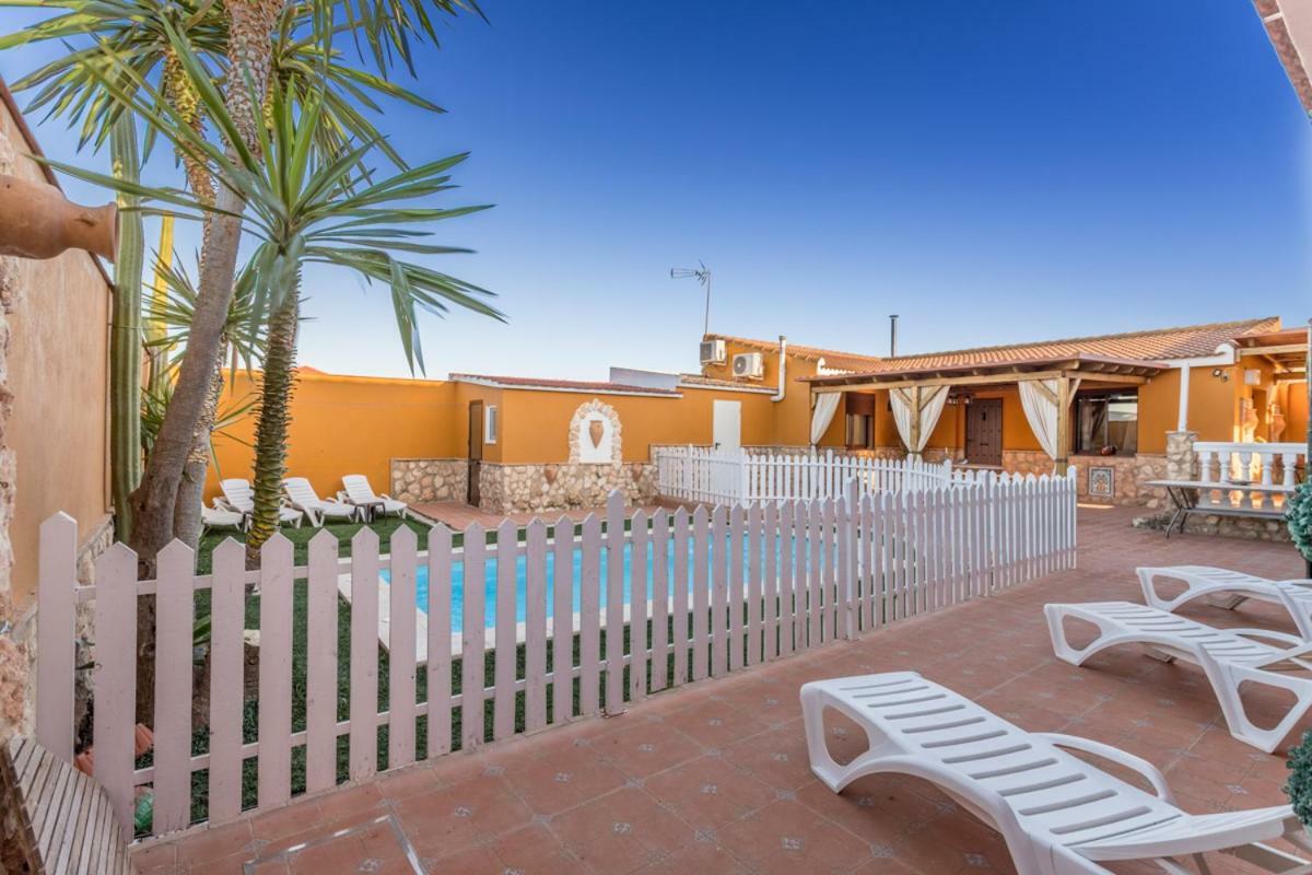 Vila Casa Ludima Fuentes de Andalucía Exteriér fotografie
