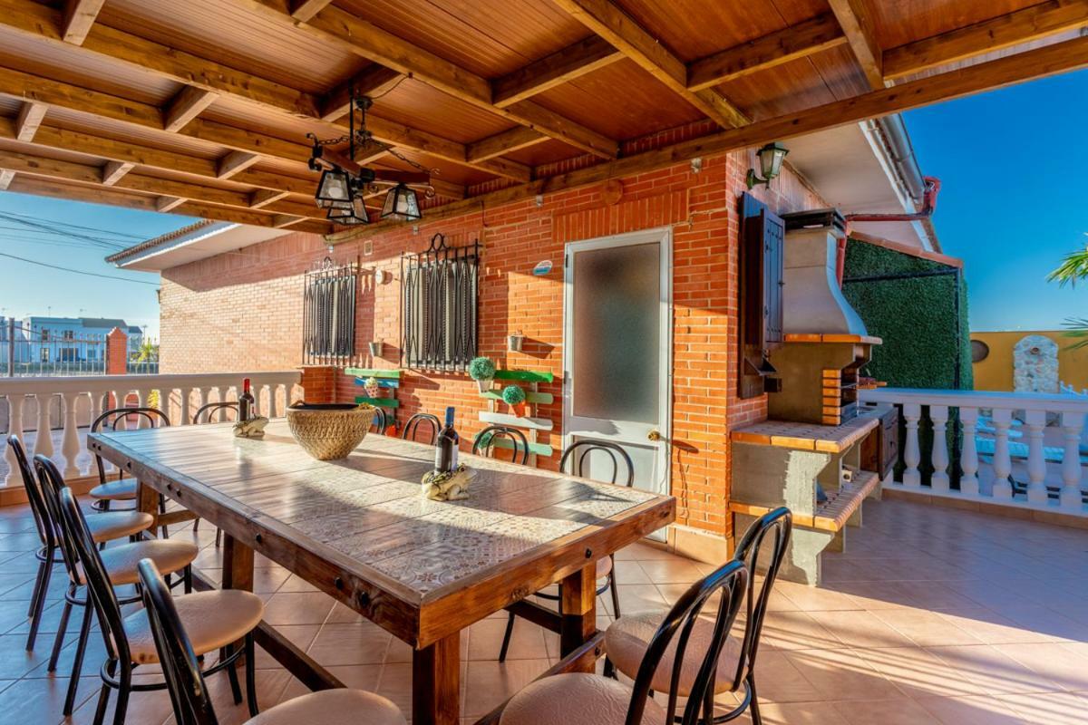 Vila Casa Ludima Fuentes de Andalucía Exteriér fotografie